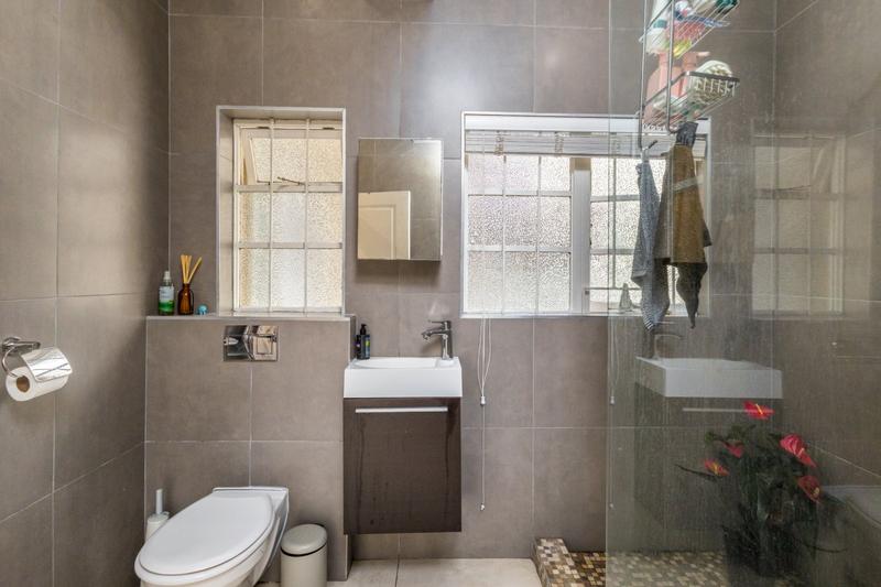 2 Bedroom Property for Sale in Tamboerskloof Western Cape